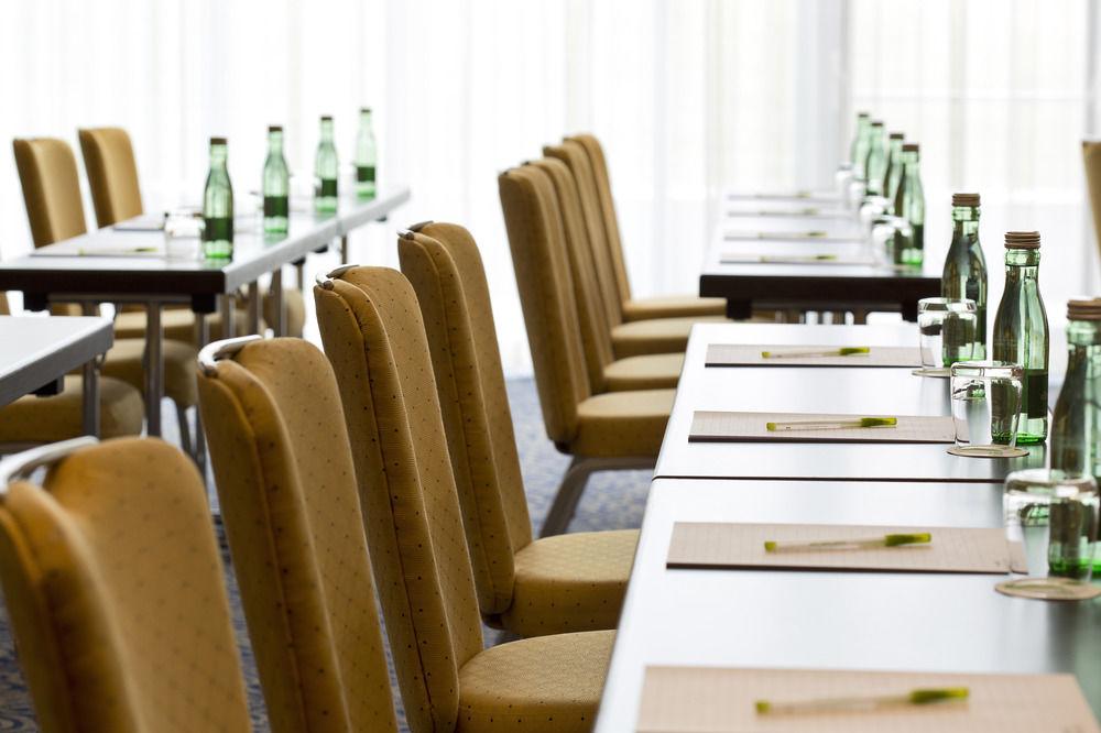 Courtyard By Marriott Vienna Prater/Messe Hotel Ngoại thất bức ảnh